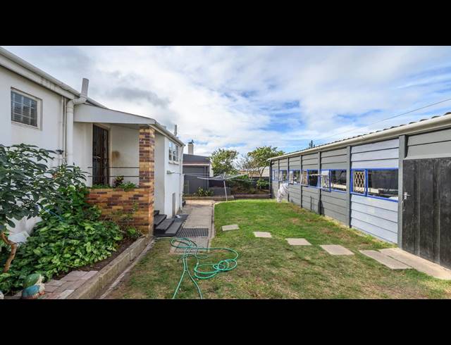 4 BEDROOM HOUSE FOR SALE IN RICHMOND HILL